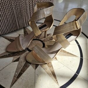 Steven Steve Madden Vaale rose gold cross cross strap heels 9.5